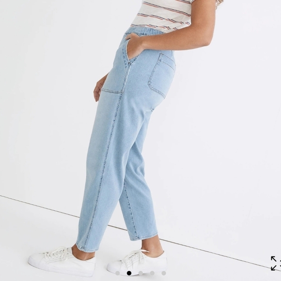Madewell Pull On Relaxed Jeans in Bellview Wash Medium - Picture 7 of 16